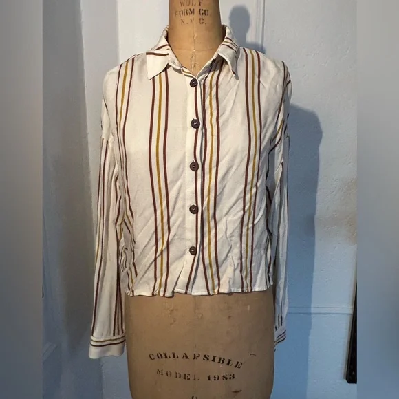 Striped button down cropped blouse - Picture 1 of 3